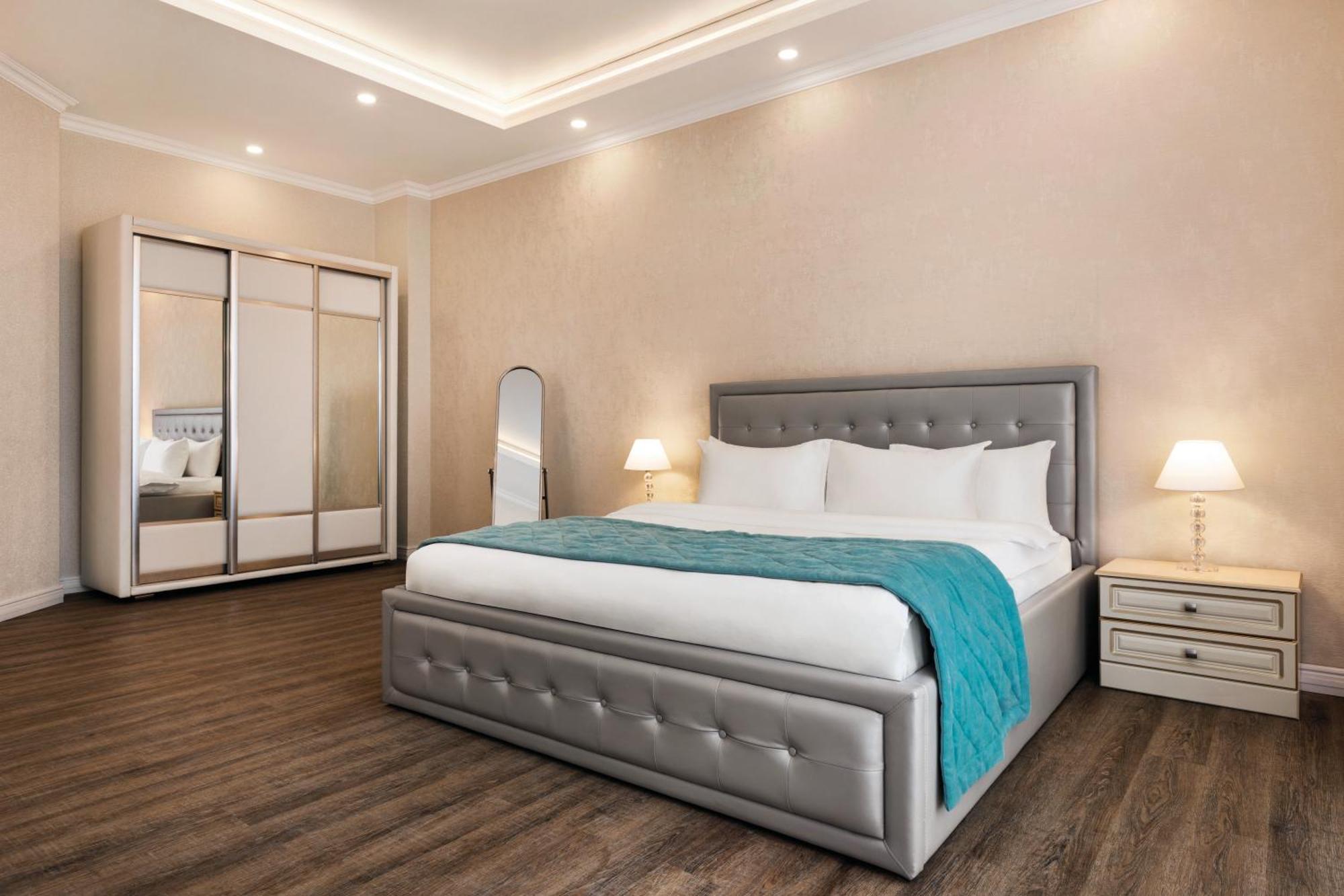 Ramada By Wyndham Shymkent Hotel Exterior foto