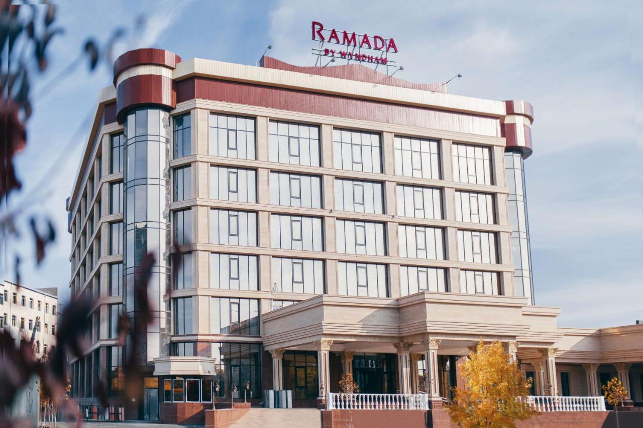 Ramada By Wyndham Shymkent Hotel Exterior foto